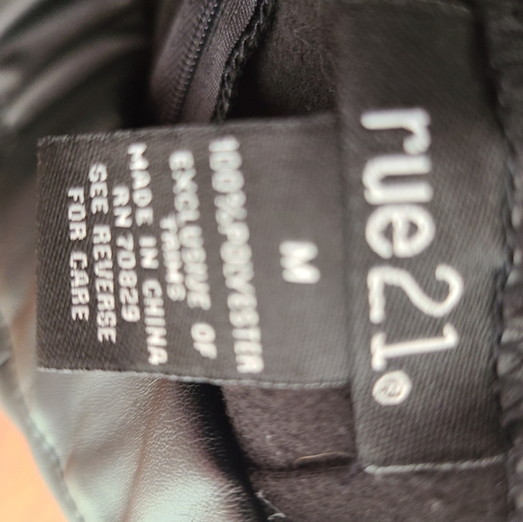 Black Mini Skirt - Picture 7 of 8